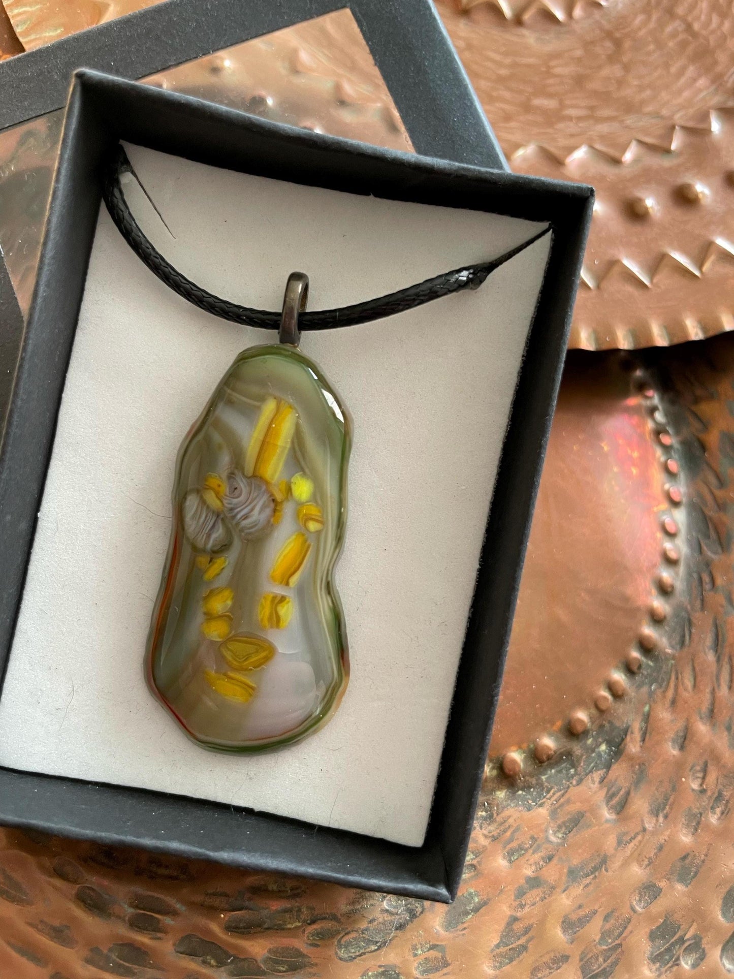 Grey & yellow colour variation pendant