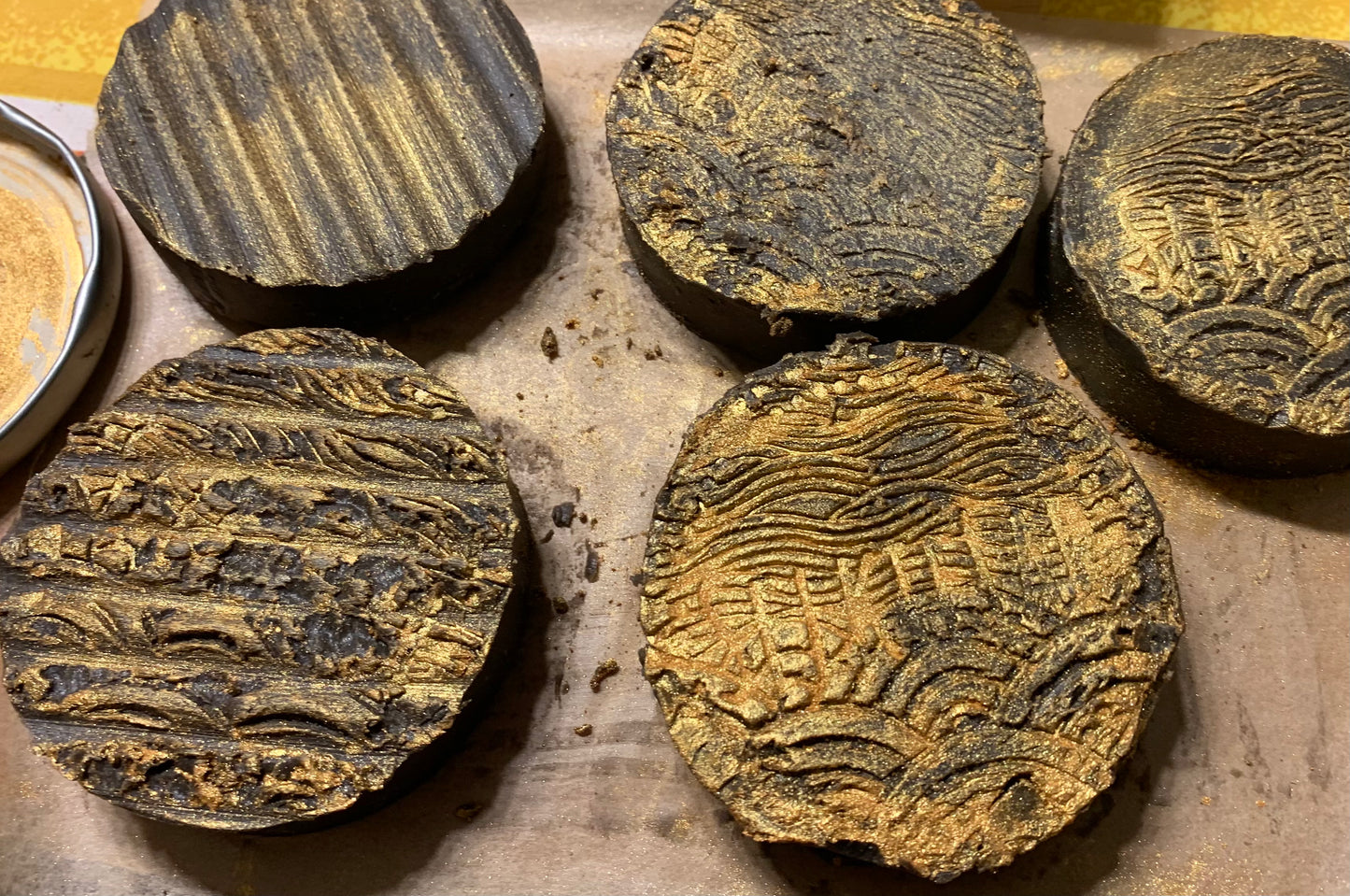 Black Golden Sandal Scrub